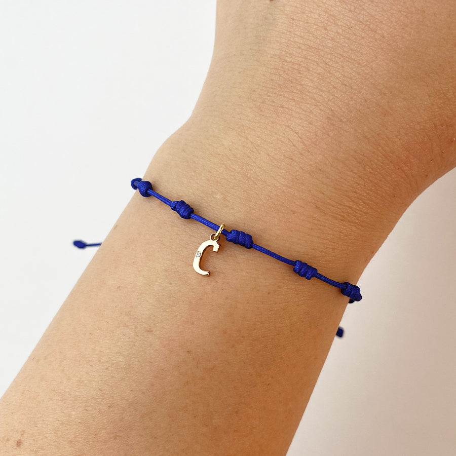 Pulsera con Inicial 7 nudos Azul con Diamante y Oro