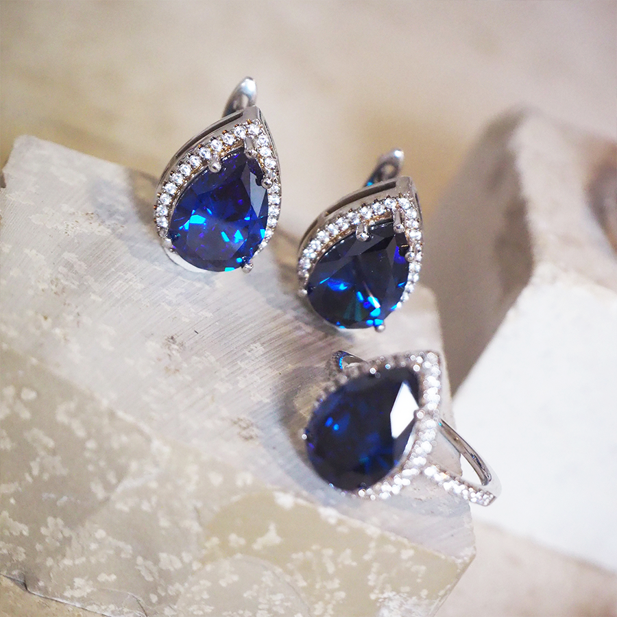 ANILLO PEAR CUT SAPHIRE PAVE