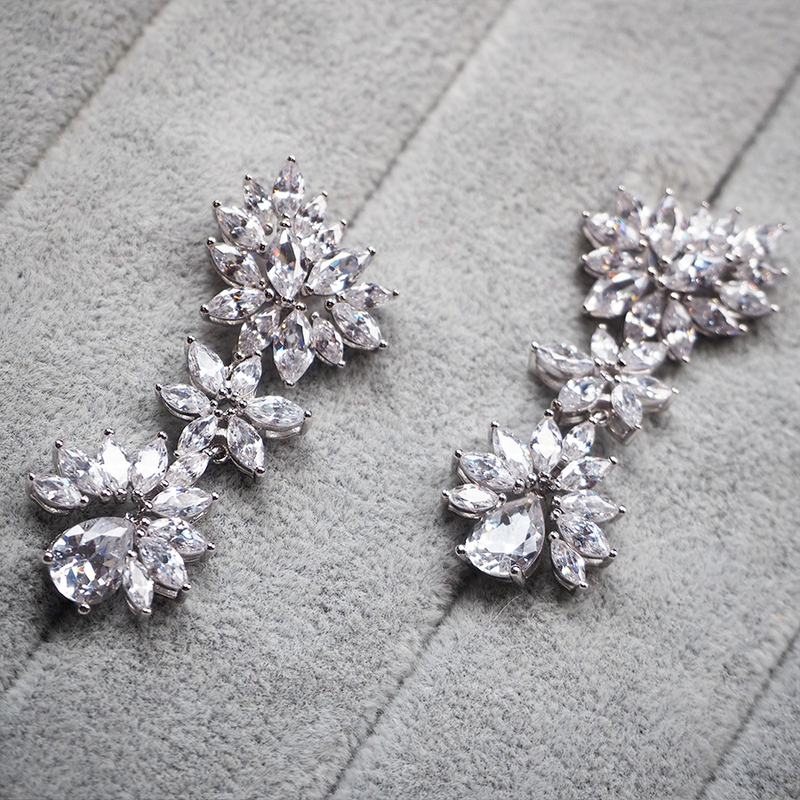 PENDIENTES LARGOS FLORAL SAVAGE