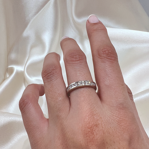 Anillo Iris de Oro Personalizado