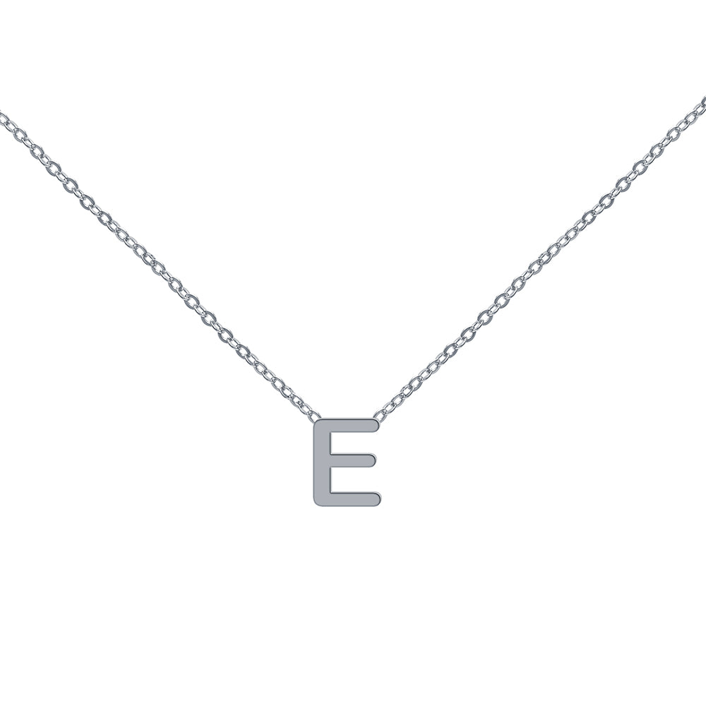 Collar con inicial minimal