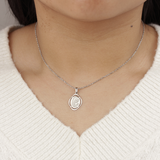 Collar Virgen Niña Ovalada Plata