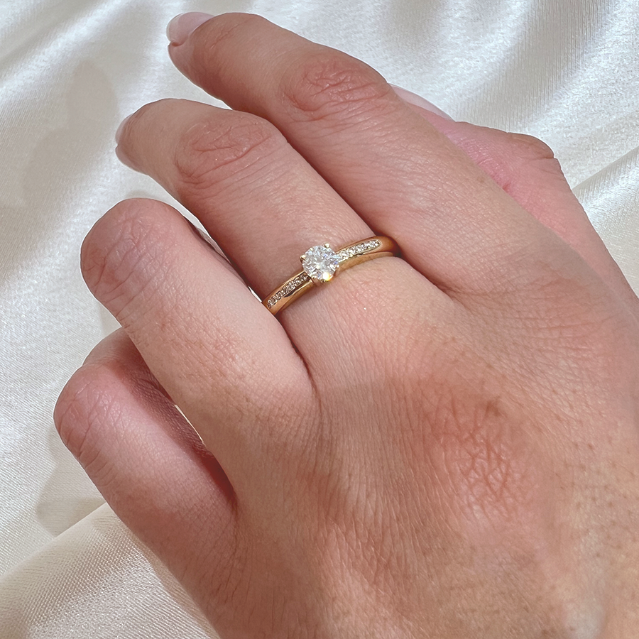 Anillo Nice de Oro con Diamantes