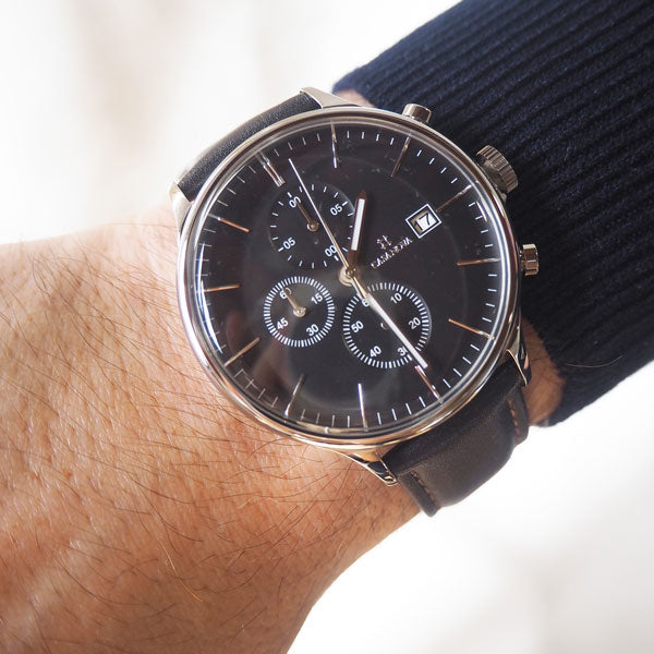 Reloj Elegante Silver Marrón con Dial Negro
