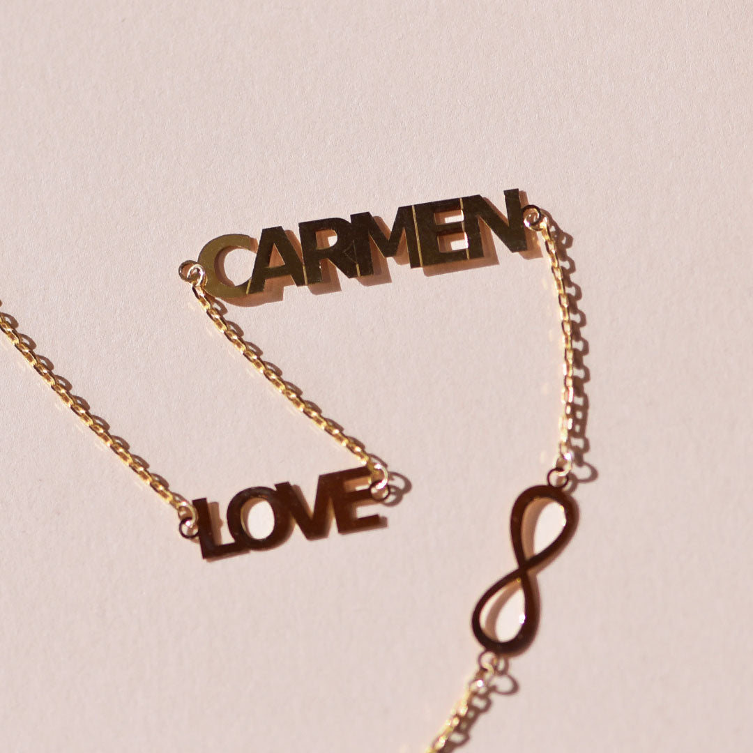 Collar con nombre Love Infinito Oro